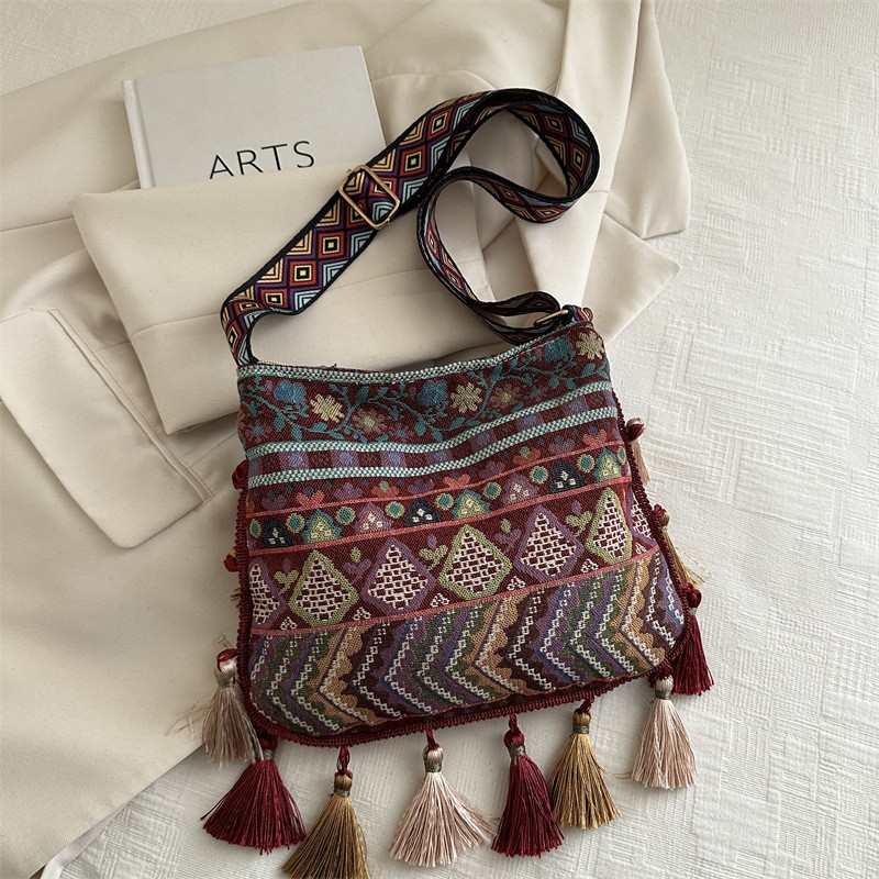 ✨ Stylish Boho Tassel Shoulder Bag ✨